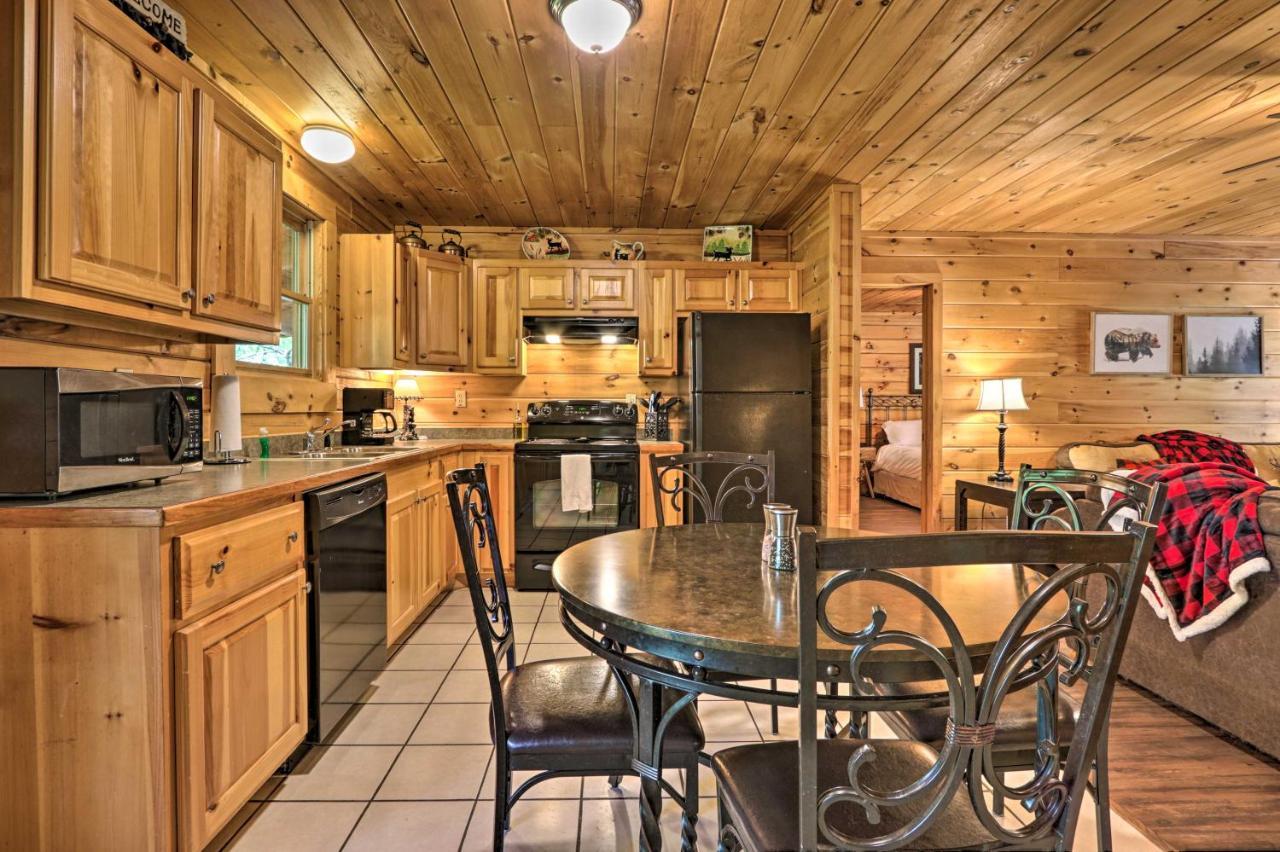 Cabin With Deck And Fireplace Less Than 3 Mi To Dollywood! Pigeon Forge Exterior photo