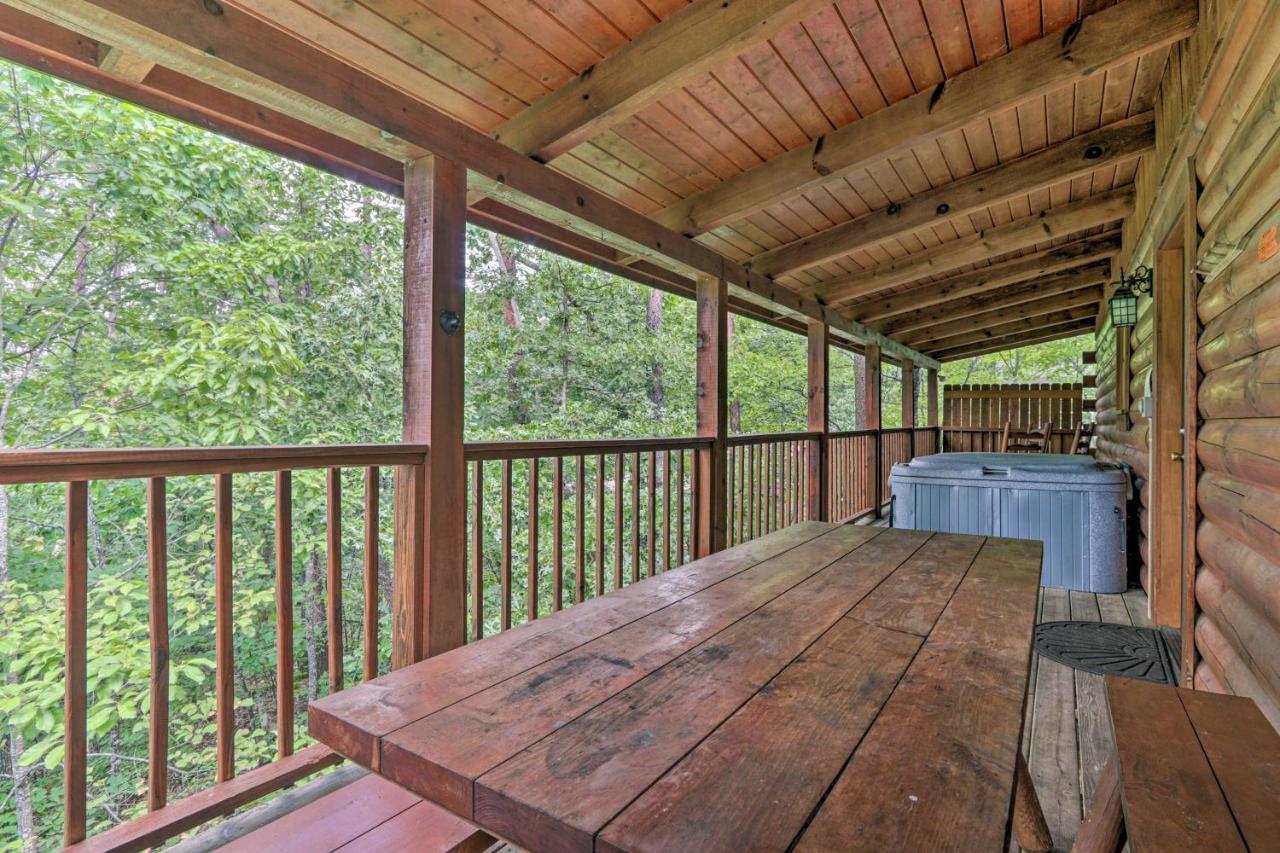 Cabin With Deck And Fireplace Less Than 3 Mi To Dollywood! Pigeon Forge Exterior photo